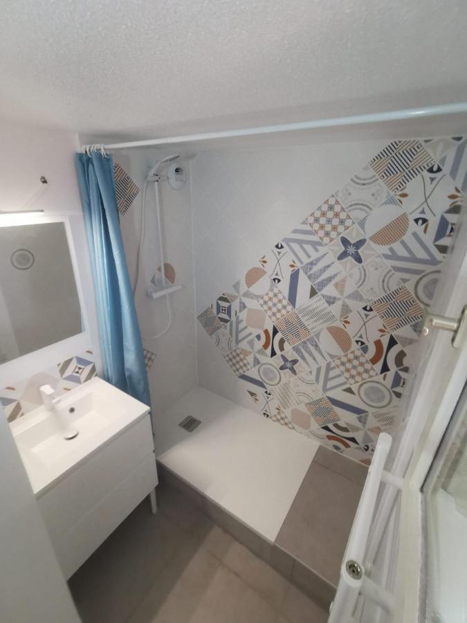 Appartement 2 Chambres Avec Piscine Face A La Mer A La Coudouliere Six-Fours-les-Plages Exterior foto