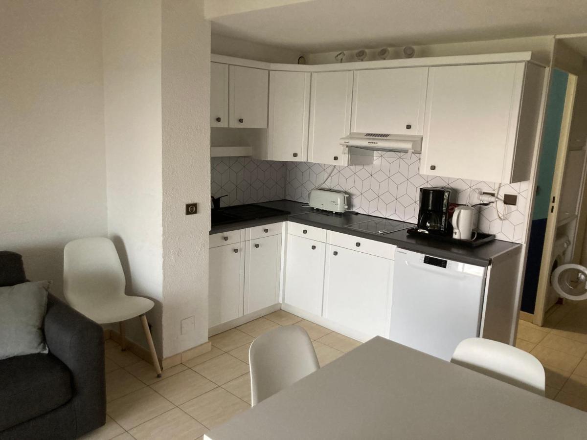 Appartement 2 Chambres Avec Piscine Face A La Mer A La Coudouliere Six-Fours-les-Plages Exterior foto